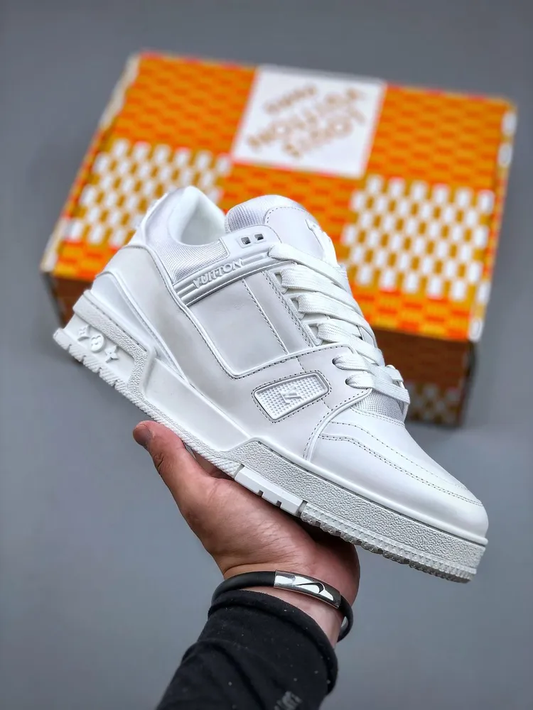 10001 Louis Vuitton Trainer White - Image 1