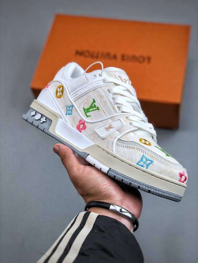 10001 Louis Vuitton White Denim Embroidered Trainer - Image 1