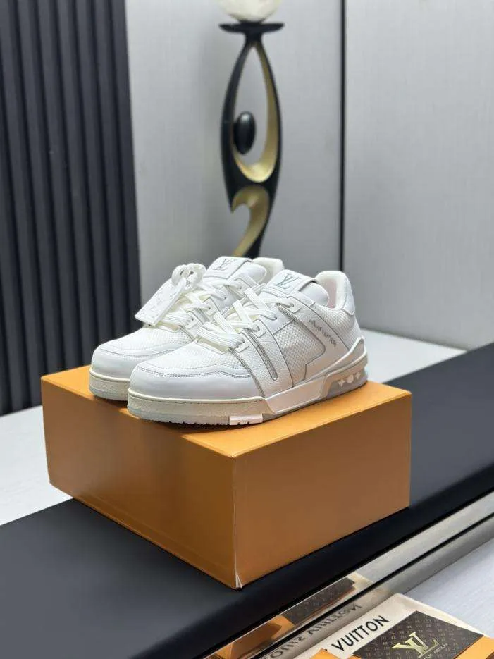 10001 Louis Vuitton White Trainer Sneaker - Image 1