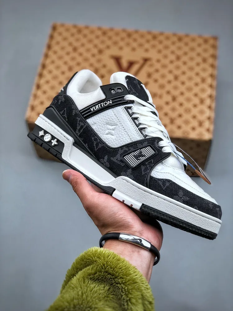 10001 Louis Vuitton Black White Trainer - Image 1
